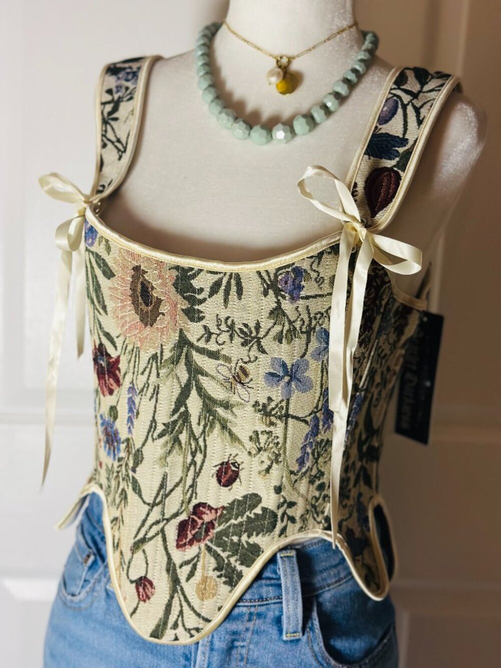 Scarlet Darkness Floral Tapestry Corset Top NWT size 8 - Picture 2 of 6